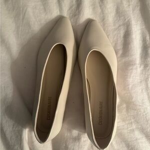 Women's white pointy Flats